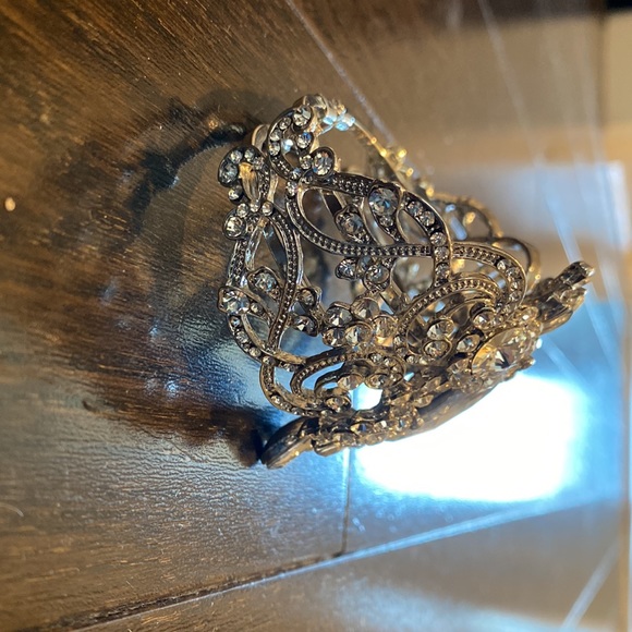 Gorgeous cuff bracelet never worn - Picture 2 of 5